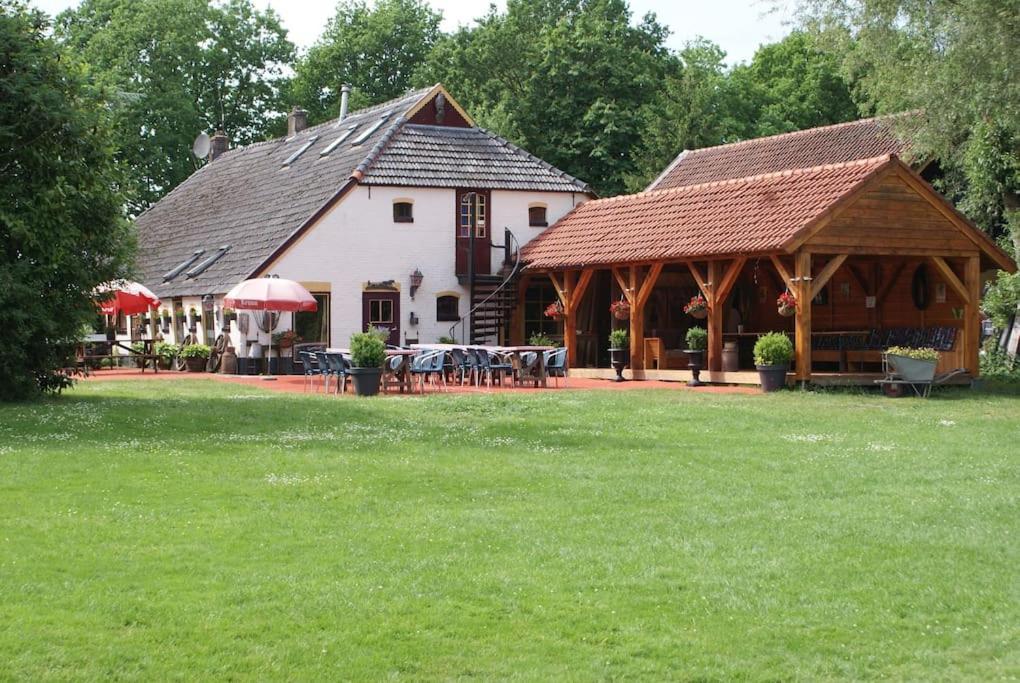 De Linde, Boerderij In Drenthe Voor 15 Tot 30 Personen Villa Luaran gambar